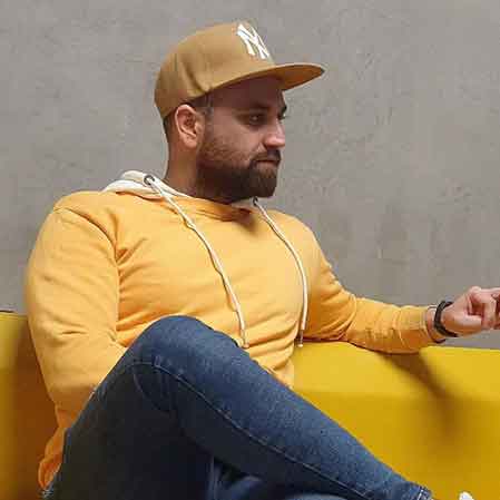 دانلود آهنگ احمد صفایی فوق العاده